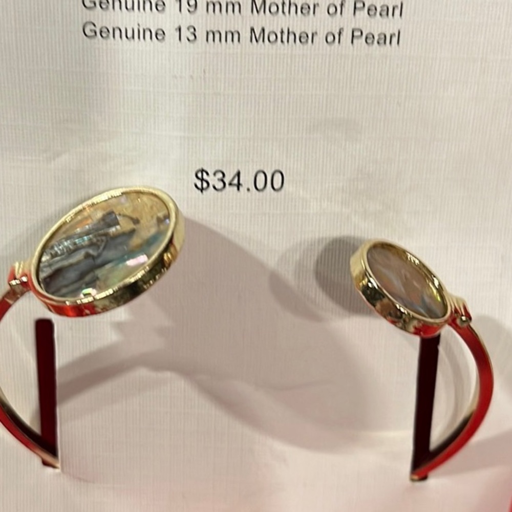 Toni Mother of Pearl bracelet